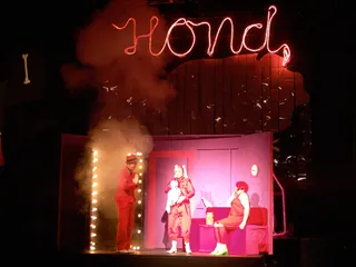 HOND HOUSE OF NATIONAL DOG — Foto 10