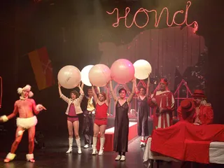 HOND HOUSE OF NATIONAL DOG — Foto 68