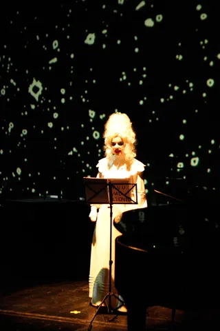 PARALLEL UNIVERSE — Foto 4