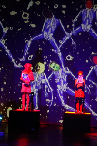PARALLEL UNIVERSE — Foto 94